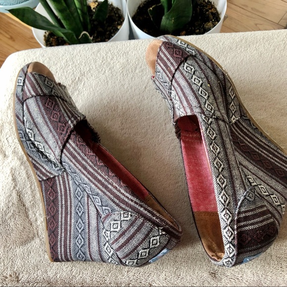 ✨2/$15✨ Shoes: TOMS 3” Wedge, Size 6 🛍 Bundle Me! - Picture 7 of 12
